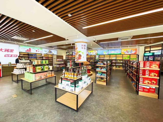 按照"服务区+景区+半山酒店"模式打造,成为新型旅游产品和"交通+旅游"